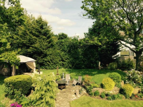 Отель Edgware B&B  Барнет